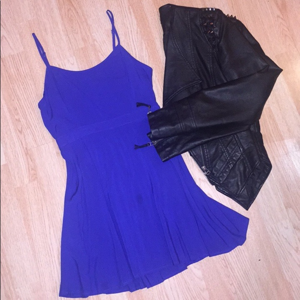 Blue open-back skater dress! XS American Eagle 🖤